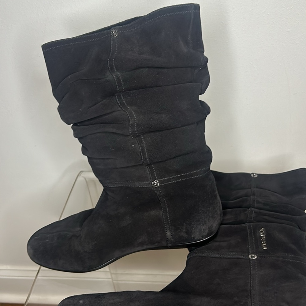Boots - Picture 9 of 9